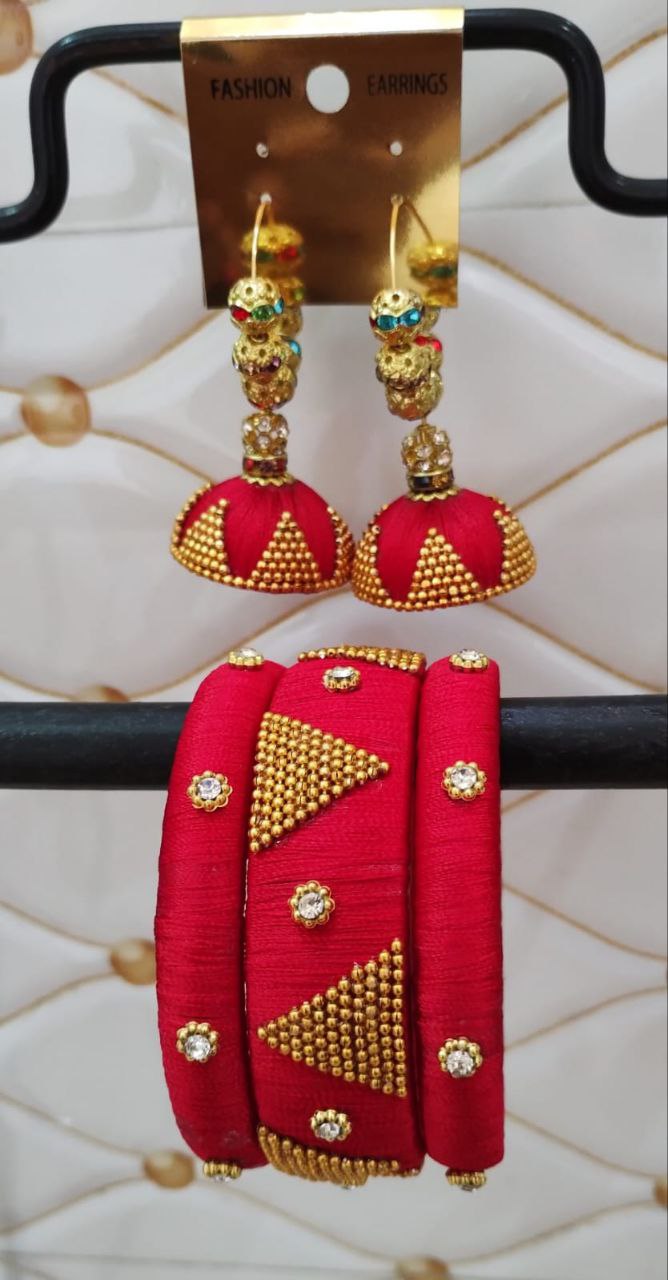Red thread triangle design bangles with ring earring