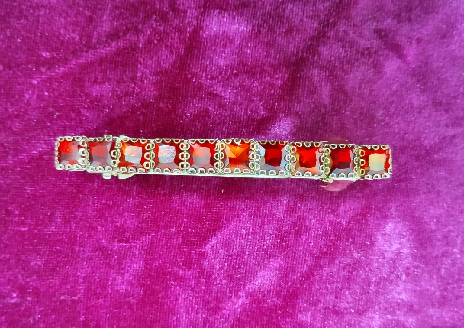 Square shape red stone clip