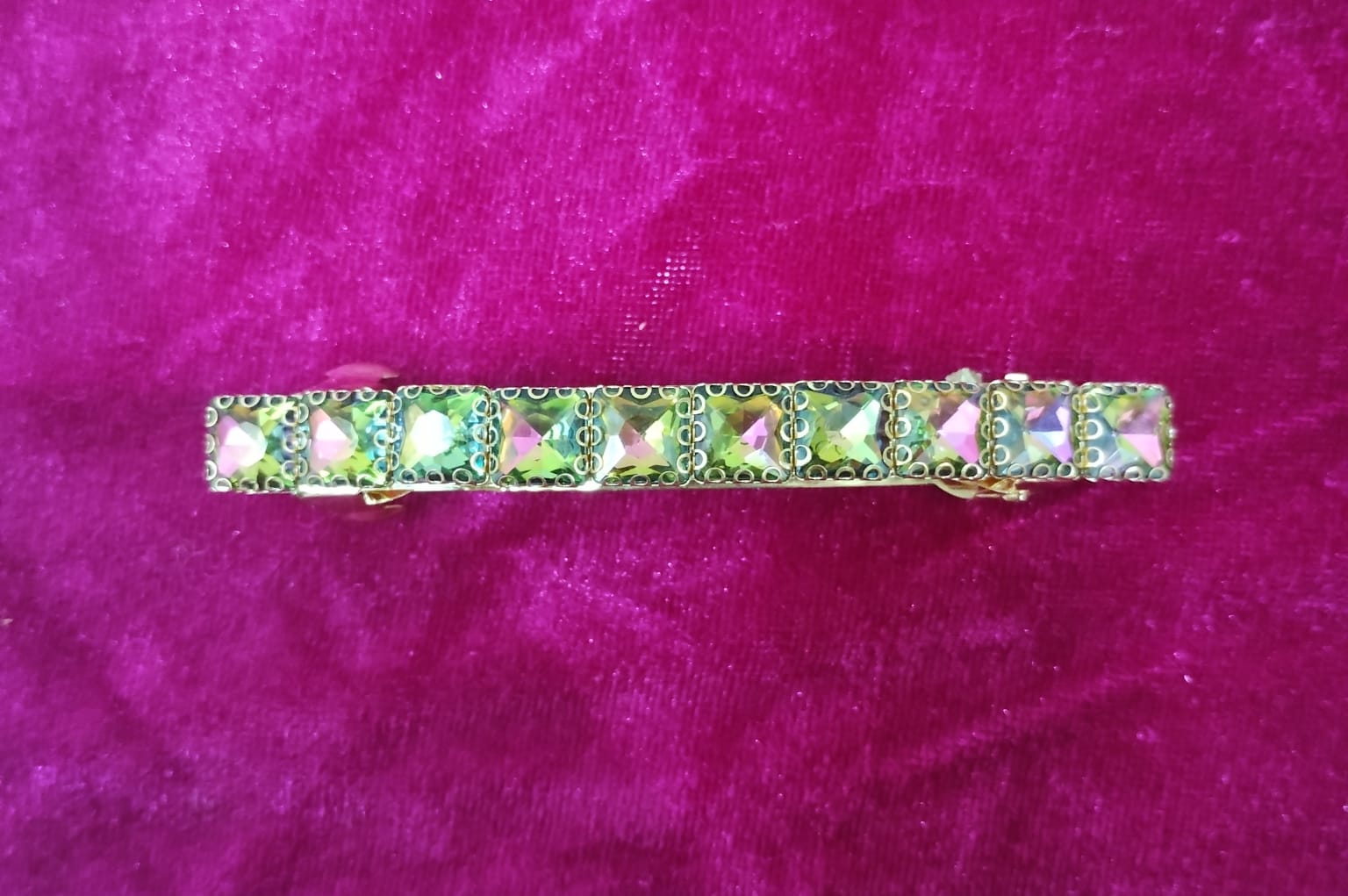 Triple shade tone clip