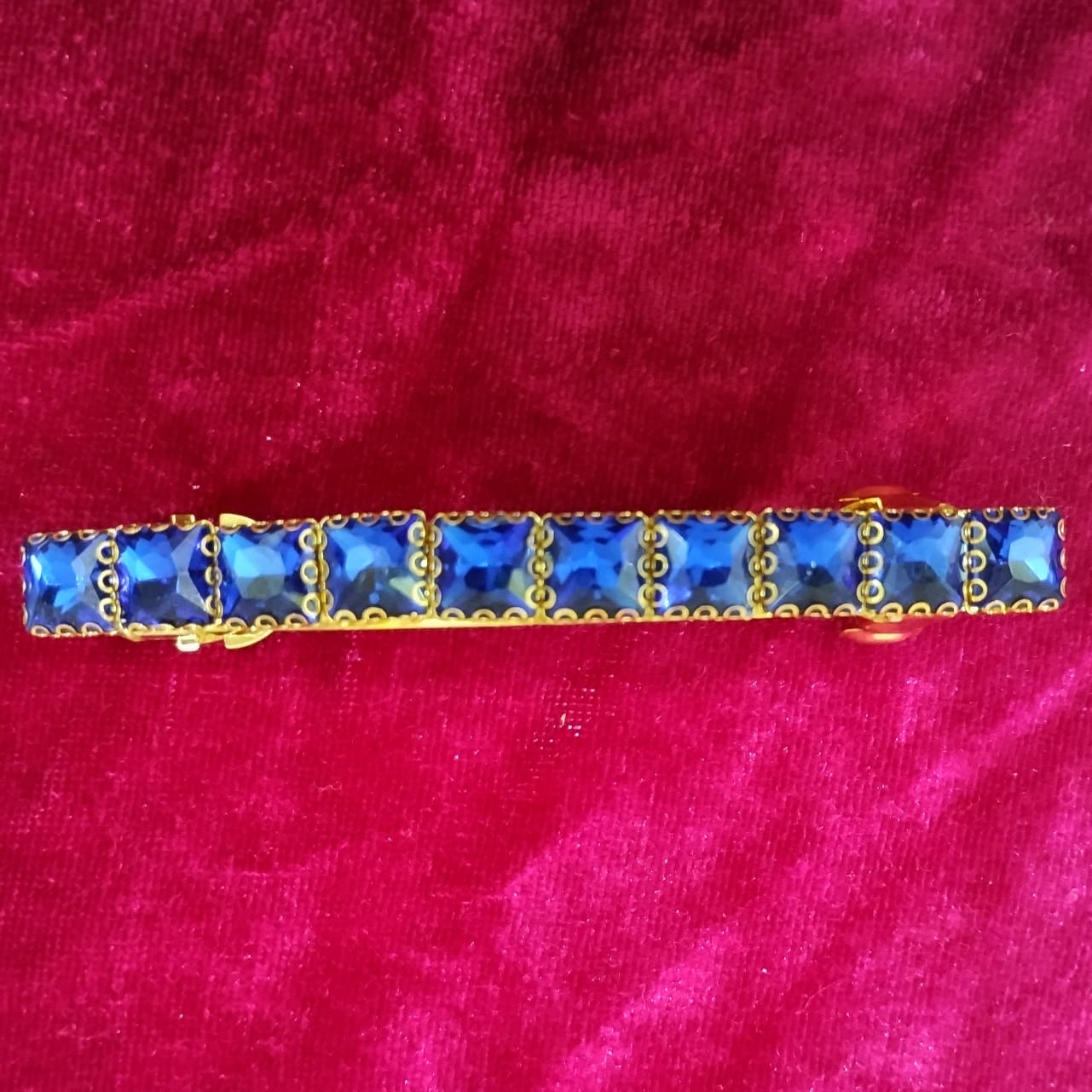 Square shape blue stone clip